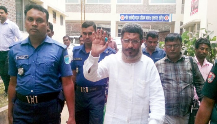 ​বাবরের মুক্তিতে বাধা নেই