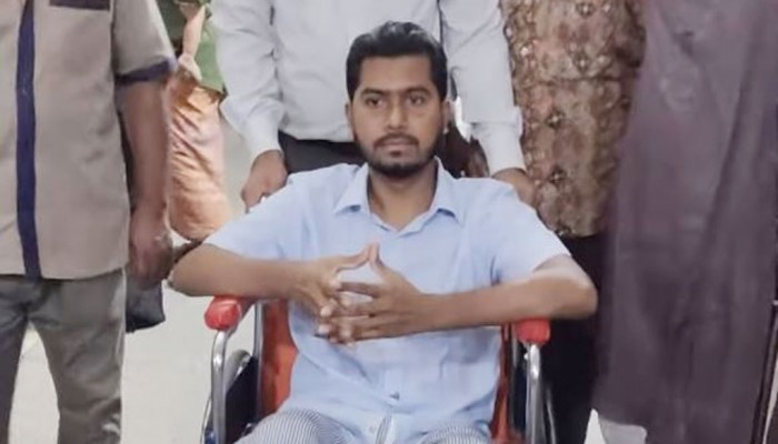 ​উন্নত চিকিৎসার জন্য নুরুল হক নূরকে নেয়া হচ্ছে  সিঙ্গাপুরে