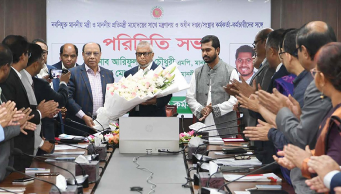 অগ্রাধিকার ভিত্তিতে কাজের তাগিদ প্রবাসী কল্যাণ-মন্ত্রীর