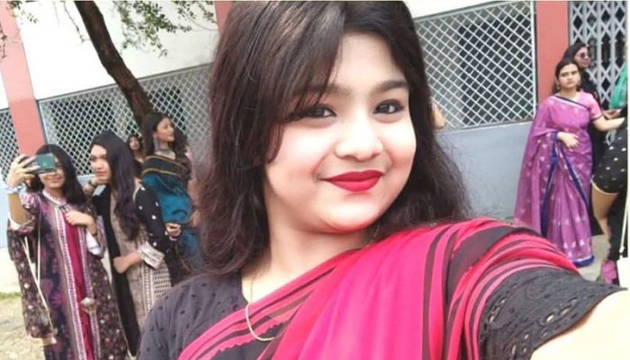 মেয়েকে হত্যা করে বস্তাবন্দী লাশ সড়কে ফেলে দেন বাবা-মা
